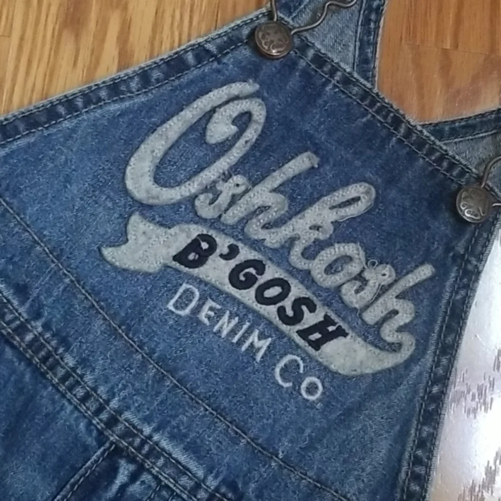 Oshkosh‎ B gosh overalls size